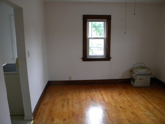 Building Photo - 269 Waubesa St