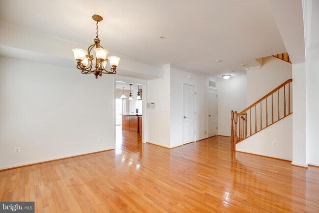 Building Photo - 42670 Hollyhock Terrace