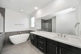 Building Photo - 8821 Hollister Pine Ct