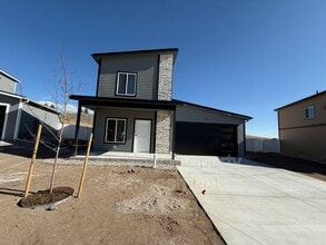 Building Photo - 1512 Elsie Jean Trl