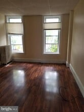 Building Photo - 336 N 6th St