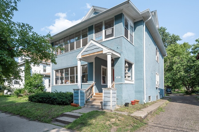 Building Photo - 616 6th Ave SE