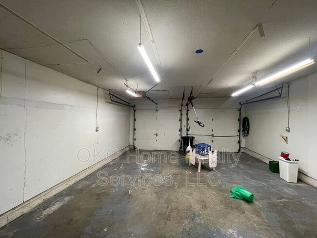 Building Photo - 9517 Essex Ct