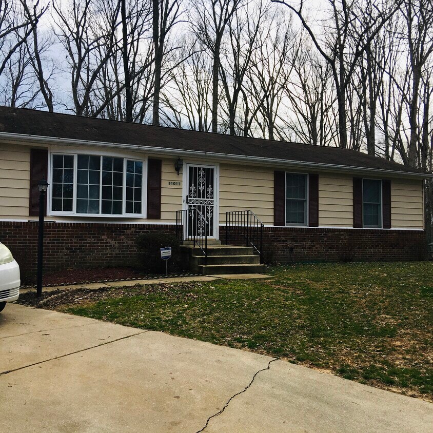 Foto principal - 11011 Hidden Creek Ct