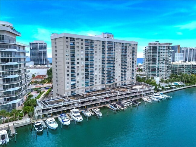 Foto del edificio - 6770 Indian Creek Dr