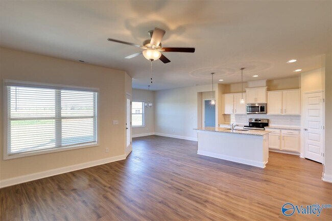 Building Photo - 12861 Tallulah Dr