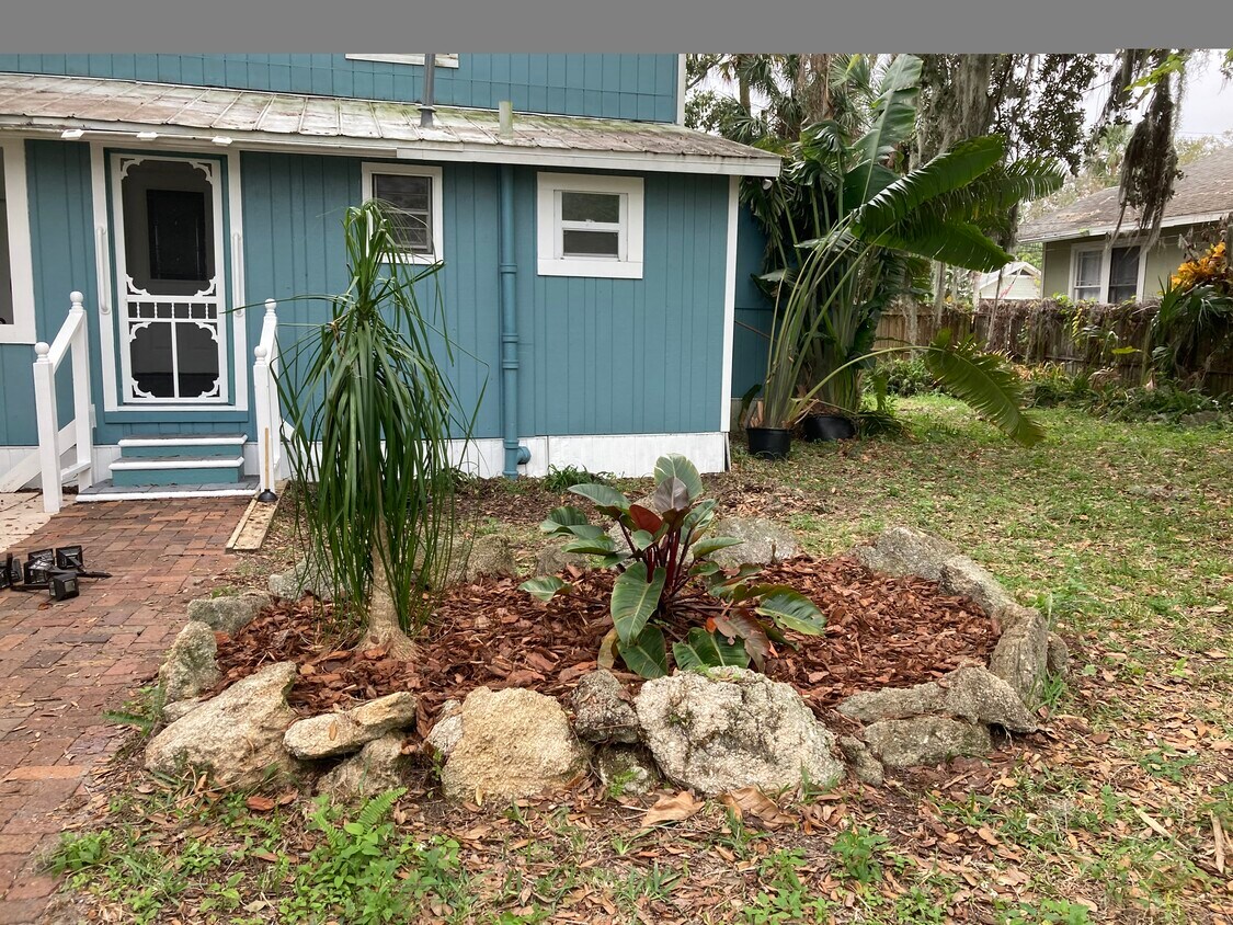 Large, fenced, private backyard. Patio & Porch - 301 Washington St