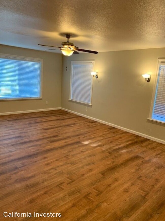 Foto del edificio - 4 br, 3 bath House - 3300 Midas Avenue