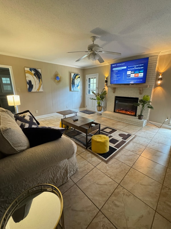 Primary Photo - 2221 Wallington Dr