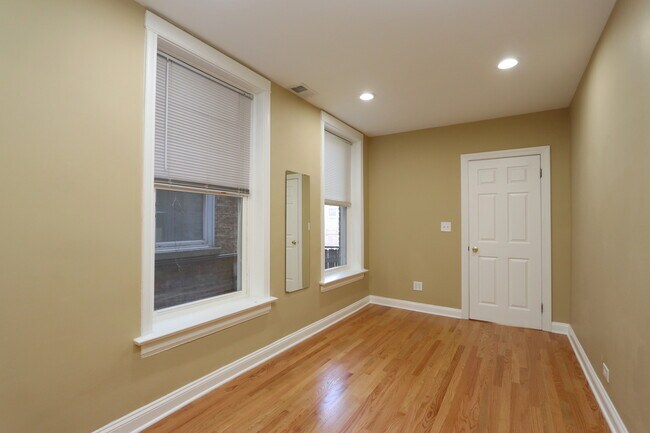 Building Photo - 2433 N Kedzie Blvd