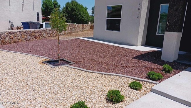Building Photo - 5832 Mara Pl