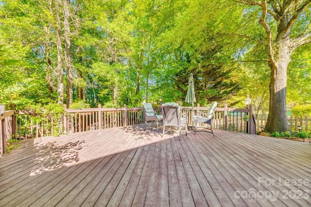Building Photo - 1045 Lilly Pond Dr