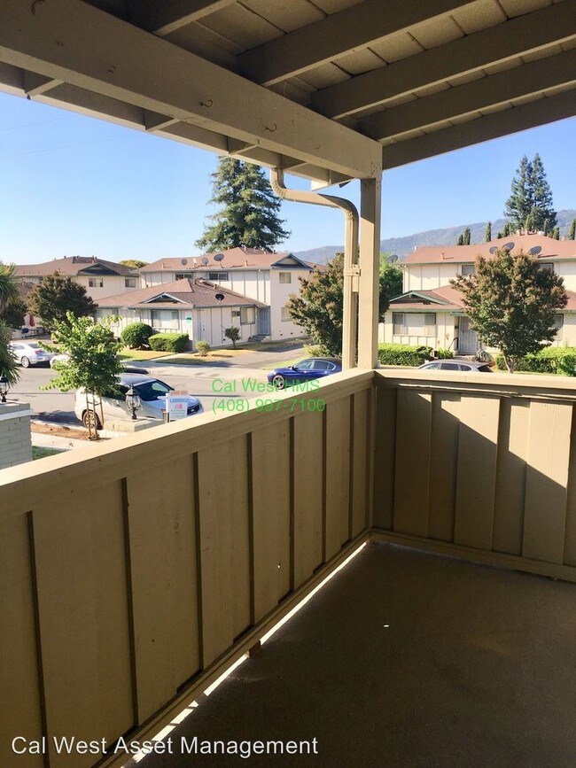 Foto del edificio - 2 br, 1 bath House - 1231 Juniper Drive #E