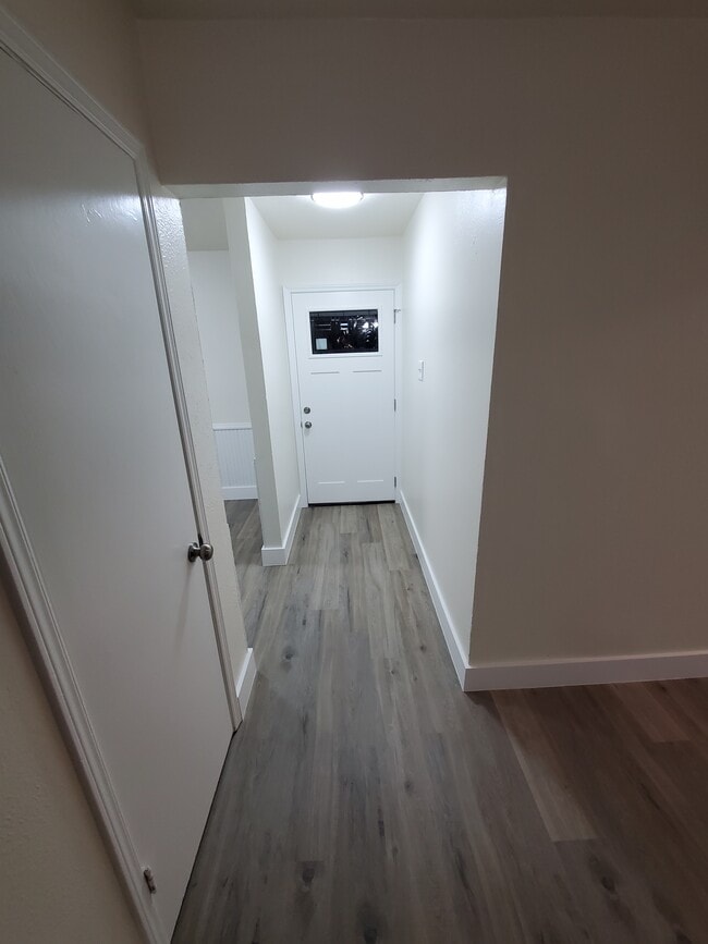 front entry - 1010 Tahoe Dr