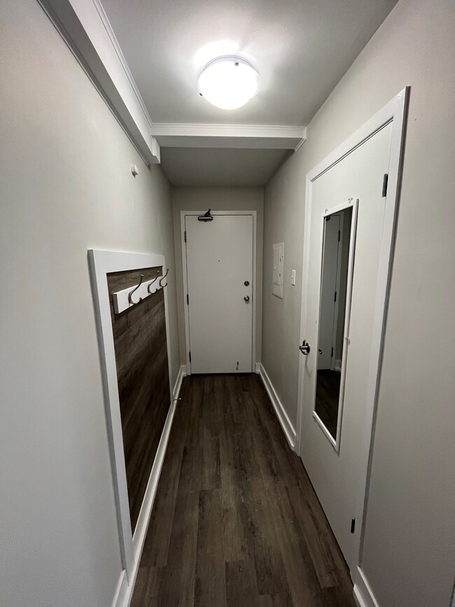 Building Photo - WELCOME TO PINECREST DRIVE - ONE BEDROOM APARTMENT AVAILABLE