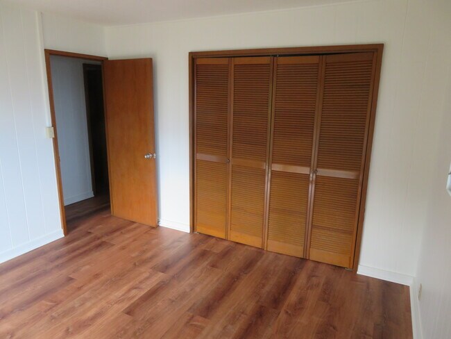 Building Photo - 2060 Mahaoo Pl