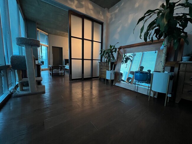 Foto del edificio - 923 Peachtree St NE