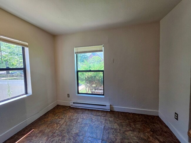 Building Photo - 348 Collyer St