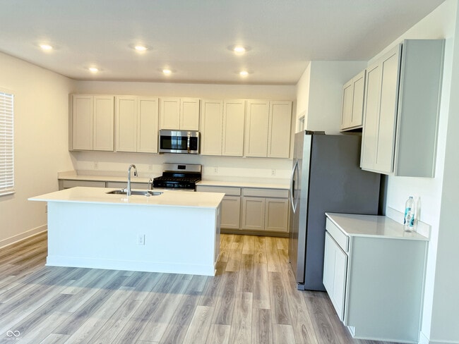 Building Photo - 769 Felix Dr