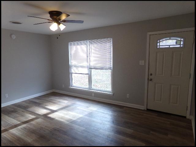 Foto del edificio - 7524 Knollwood Rd