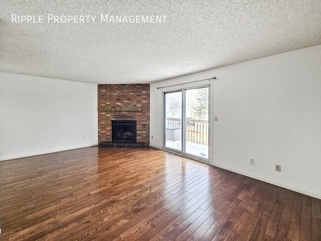 Building Photo - Modern 3 Beds, 1.5 Baths Main Floor/ Upper | No Pets Allowed
