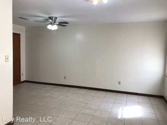 Building Photo - 2 br, 1.5 bath House - 2517-A Riverwynd