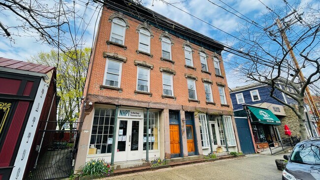 Foto del edificio - Stunning 1BR in Historic East Rock Building | Exposed Brick | Near Yale SOM
