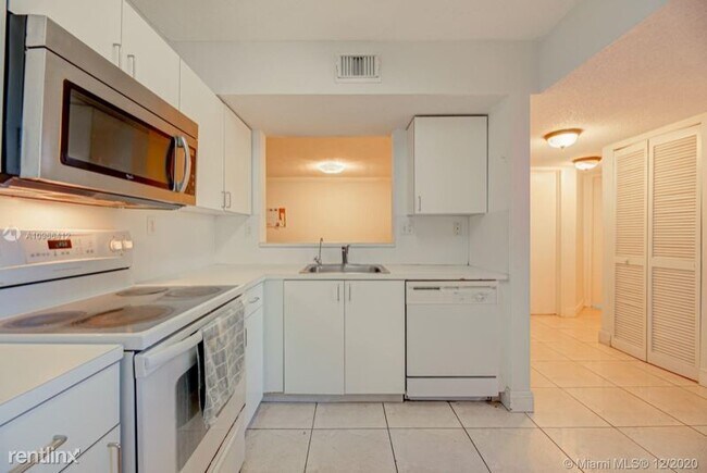Foto del edificio - 4764 NW 114th Ave