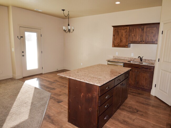 Building Photo - 740 S 70 E