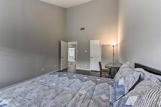 Foto del edificio - 4722 Post Oak Timber Dr