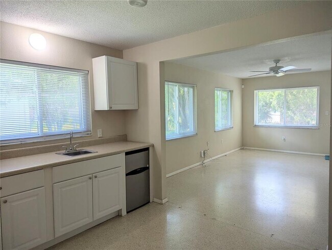 Building Photo - 85 Horton Cir