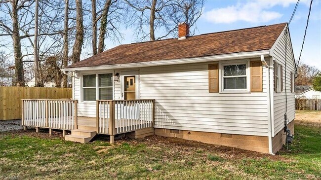 Foto del edificio - 1101 Hickory Ave