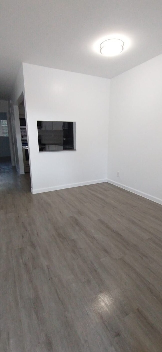 Foto del edificio - 1151 NE 17th Ct