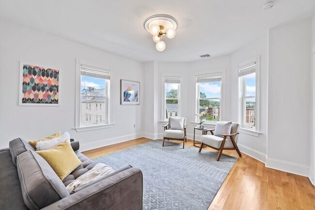 Building Photo - 34 Egleston St