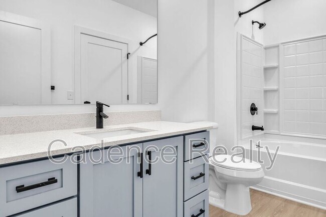 Building Photo - 610 S Kerr Ave