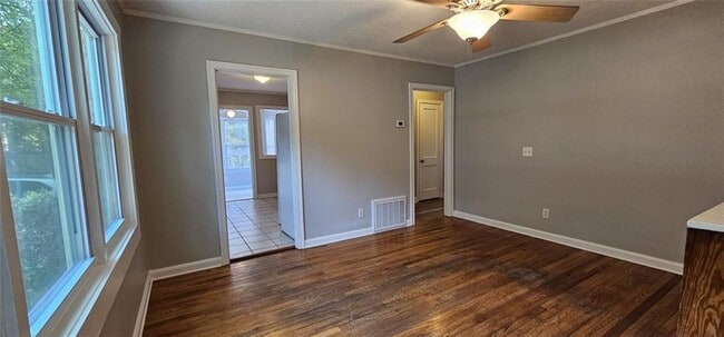 Building Photo - 1205 Edie Ave SE