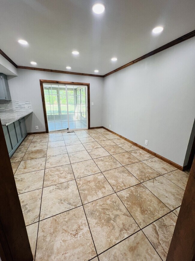 Building Photo - Beautiful 3 bedroom home in Chisolm School...
