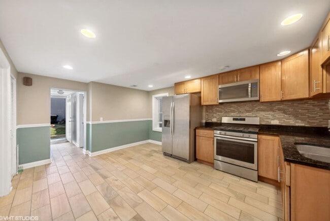 Building Photo - 2831 S Saint Louis Ave