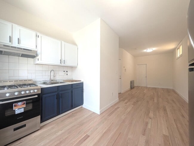 Foto del edificio - 102 Reservoir Ave