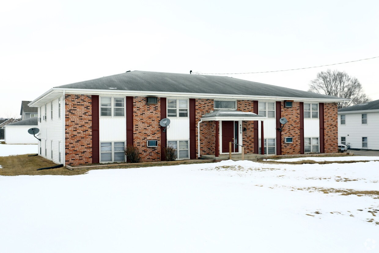 4809 NW 62nd Ave, Johnston, IA 50131 Apartments at 4809 NW 62nd Ave