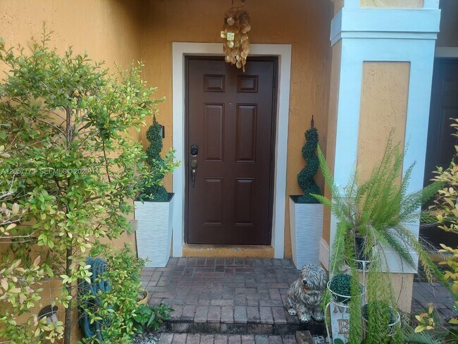 Foto del edificio - 8106 SW 17th Ct