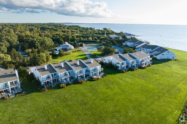 Building Photo - Cleaves Point Village Condominium