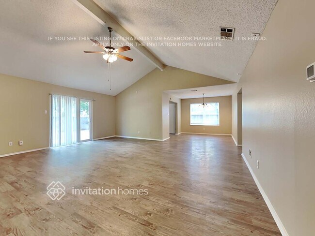 Foto del edificio - 6403 Walnut Springs Dr