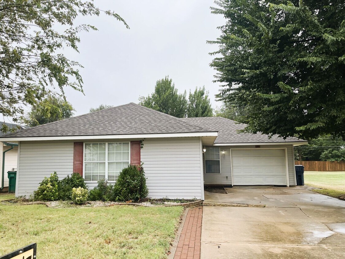 Primary Photo - 5008 Drexel Ave