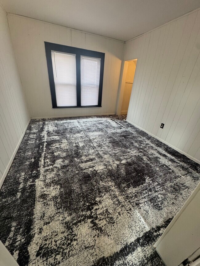 Building Photo - 152 Austin St