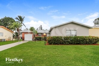 Building Photo - 9749 Sandalfoot Blvd