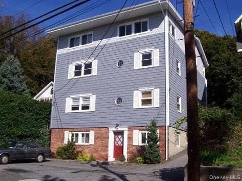 Primary Photo - 76 Bayview Ave