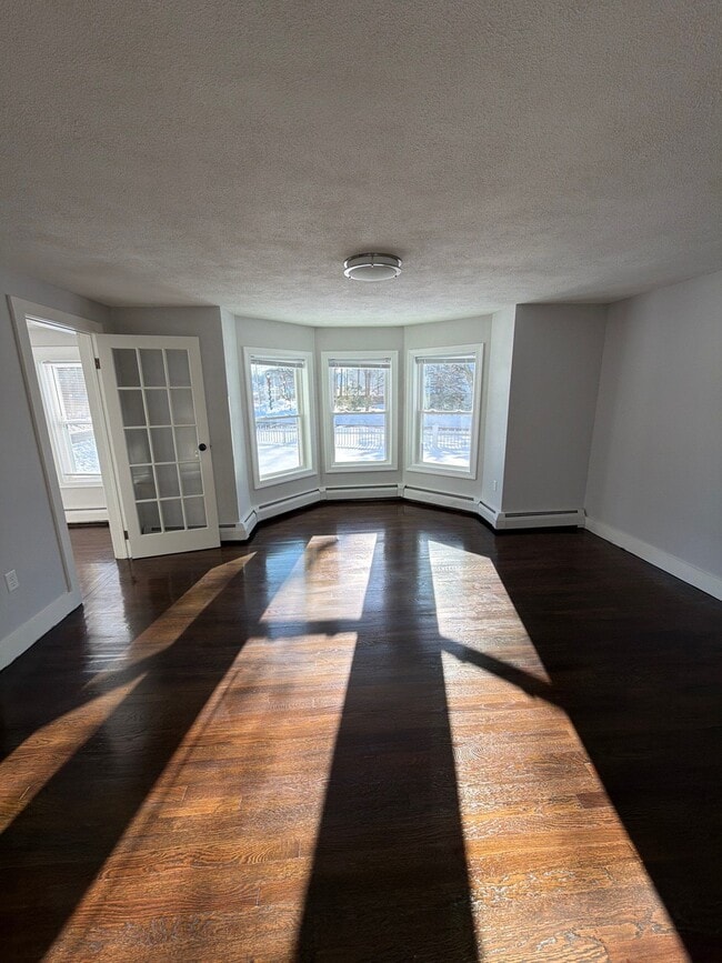 Building Photo - 610 Ives Row