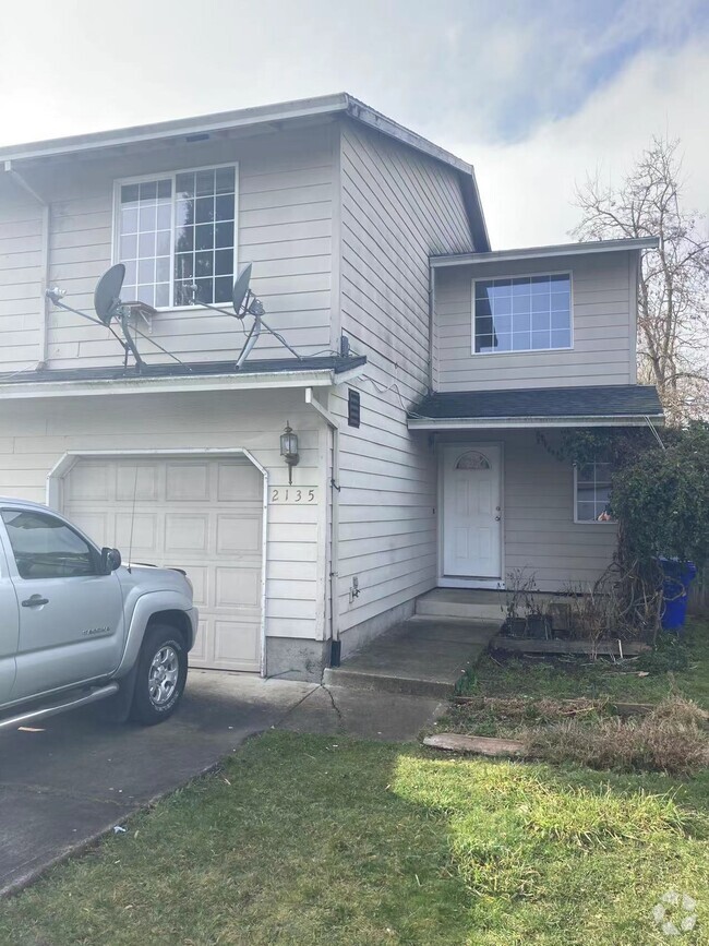 Building Photo - 2135 SE 90th Ave