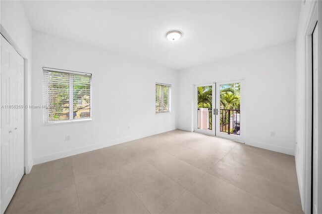 Foto del edificio - 2849 Coconut Ave